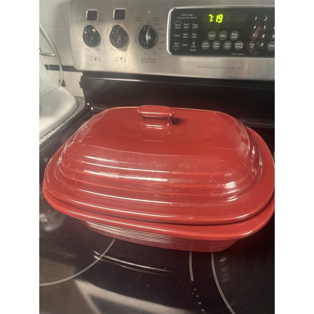 Pampered Chef Stoneware Deep Covered Baker Cranberry w/Lid Item #1321 EUC
